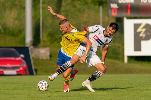 Das letzte Duell zwischen dem VfB und Salzburg endete 1:1, damals traf Herbaly (l.). STIP.
