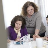 Geflüchteten beim Ankommen helfen