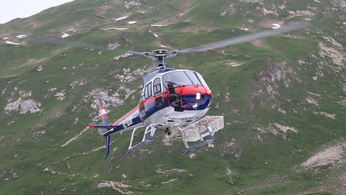 Auch der Polizeihubschrauber Libelle war bei den Suchaktionen der vergangenen Tage im Rätikon beteiligt. VN/Rauch Archiv