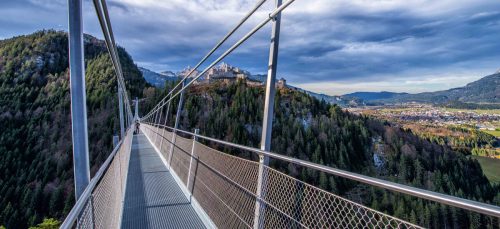 Der mutmaßliche Täter stürzte sich von der „Highline 197“, einer der längsten Hängebrücken der Welt, in den Tod.  reutte.com