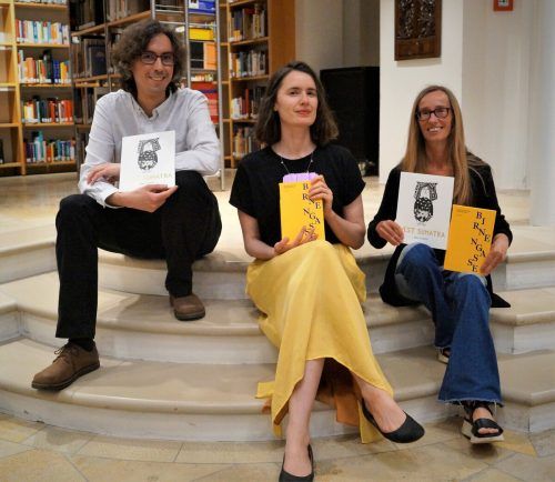 Die Autoren Mathias Müller und Bianca Tschaikner mit Moderatorin Ingrid Fürhapter vom F. M. Felder-Archiv. Yas/4