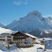 Neo-Hotelier in Lech. Manager Siegfried Wolf kauft Hotel Pension Gradenburg. »D1