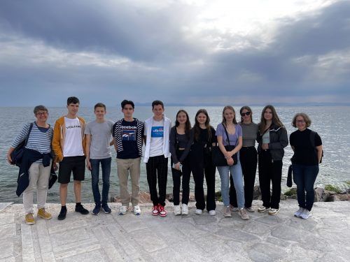 Die Gruppe, flankiert von den Lehrerinnen.  BG/BRG Feldkirch