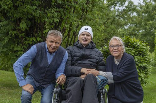 Die Pawlowskis mit ihrem Sohn. Sie gehen jeden Tag mit Peter spazieren. VN/Paulitsch