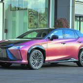 Lexus: Strom von Geburt an