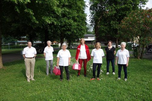 Freiwillige Helfer übernahmen die Vorbereitung und Auslieferung der Frühstückskorbaktion.  Marktgemeinde
