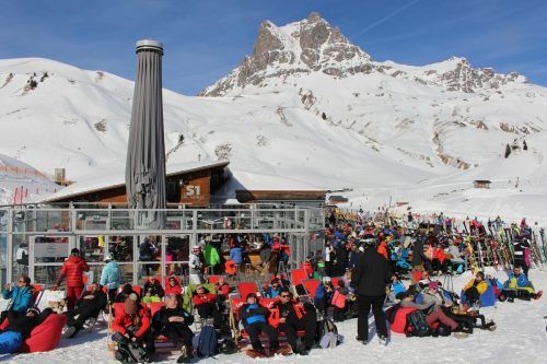 Frühlingsskispaß bei bestem Wetter lockte zahlreiche Besucher in den Bregenzerwald.