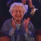 Queen genoss fröhlich das Pferdeshow-Finale