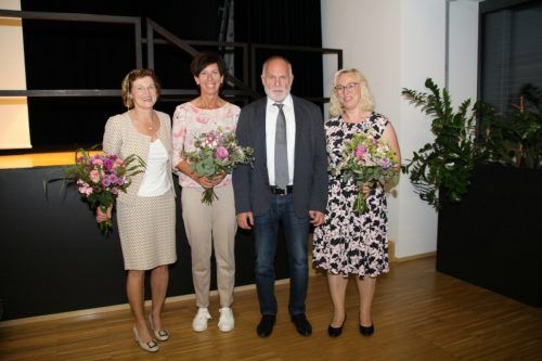 GF Angela Jäger und Obmann Wolfgang Rothmund mit Mitarbeiterinnen Andrea Bodemann und Sabine Fenkart.