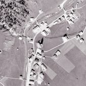 Mit der Kirche ums Dorf. Das 1950er-Jahre-Luftbild-Quiz