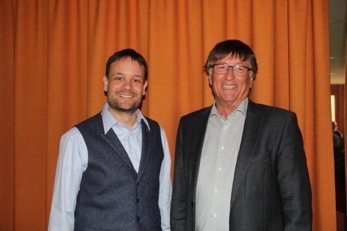 Im Krankenpflegeverein Außermontafon, mit MOHI, Case Management und Tagesbetreuung und im Landesverband der Hauskrankenpflege kann ich meine langjährige Erfahrung im Personalwesen und in der Unternehmensentwicklung in einem Vorarlberger Unternehmen einbringen. Dabei verfolge ich mit großer Sorge die personelle Situation im Pflegebereich. Kritisch sehe ich in diesem Zusammenhang den Numerus Clausus, dem die Anzahl der Aufnahme der Auszubildenden an den Krankenpflegeschulen unterliegt.