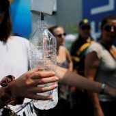 Umweltaktion: Pariser Geschäfte füllen Trinkflaschen gratis auf