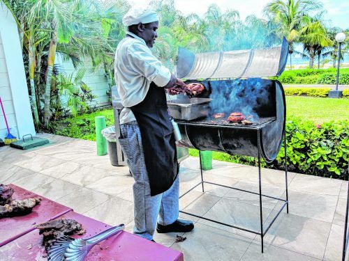 Jerk Chicken gibt es beinahe an jeder Straßenecke zu kaufen. Shutterstock