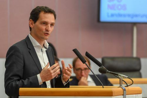 Julian Fässler verteidigte die Zahlungen des Wirtschaftsbundes an die VP. VN/DS