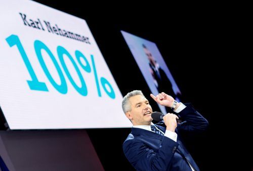 Karl Nehammer sprach am Samstag eine Stunde lang am ÖVP-Parteitag. APA/Hochmuth
