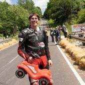 Deutscher holt sich mit 130 km/h Bobby-Car-Weltrekord