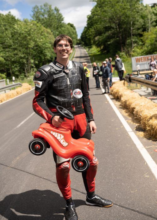 Marcel Paul brachte es mit seinem Bobby-Car auf 130,7 km/h.  dpa