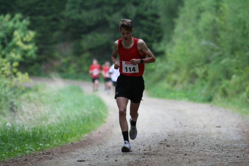 Maximilian Meusburger verteidigte seinen U-18-ÖM-Titel im Berglauf. ÖLV