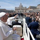 Papst wünschte sich Tequila gegen Kniebeschwerden