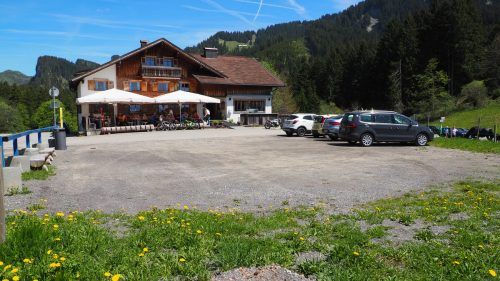 Das Parken bleibt für die ersten 90 Minuten kostenlos, danach muss eine Gebühr entrichtet werden. Ceg(2)