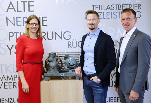 Silvia Hartmann, Leiterin Service für Unternehmen (SfU), Thomas Märk, Geschäftsführer Coolmärk, Bernhard Bereuter, Landesgeschäftsführer AMS Vorarlberg.  ams