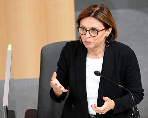 Staatssekretärin Susanne Kraus-Winkler bei ihrer Premiere im Parlament. APA/Schlager