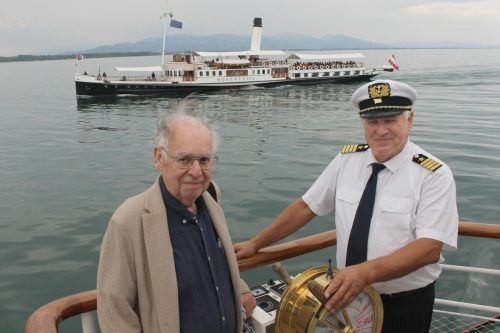 Werner Hartmann, mit Fritz Köchle, fädelte die Nostalgie-Ausfahrt ein.
