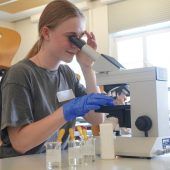 17 Jung-Biologen maßen sich am Bundesgymnasium Dornbirn