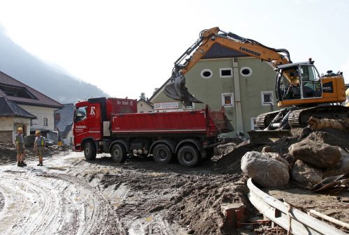 Am Donnerstag waren rund 500 Einsatzkräfte im Katastrophengebiet.  APA