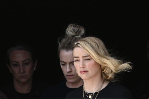 Amber Heard zeigte sich vom Urteil enttäuscht. Ihr fehlten die Worte, erklärte sie nach dem Urteil.  AFP/Smialowksi 