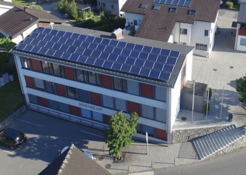 An der Schlinser Gemeindestube nagt der Zahn der Zeit. Für rund 210.000 Euro soll das Gebäude daher auf Vordermann gebracht werden. Gemeinde