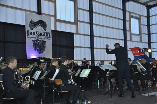Apo Atalay bringt die Bärte auf Vordermann.