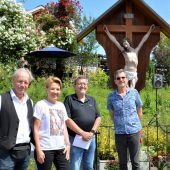 Gfrörer Wegkreuz mit neuem Glanz und Segen