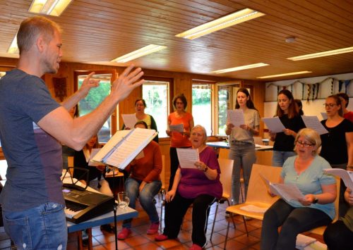 Beim Probenwochenende stimmten sich die VoX-Mitglieder auf das Jubiläumskonzert am Sonntag ein.  VOX