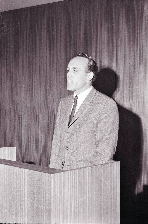 Bertram Jäger wurde so zum ersten konservativen Arbeiterkammerpräsidenten Österreichs. Er sollte bis 1987 im Amt bleiben. 1974 wurde der ÖAAB mit Jäger an der Spitze erstmals stärkste Kraft in der Kammer. Eine Position, die der ÖAAB bis heute nicht mehr verloren hat. Oskar Spang, Stadtarchiv Bregenz; Helmut Klapper, Vorarlberger Landesbibliothek