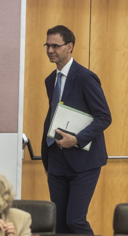Daniel Zadar beantwortete eine Anfrage zur Datenlöschung Wallners.