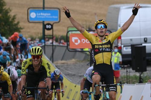 Daryl Impey hängt die Tour-Konkurrenz im Sprint ab. ap