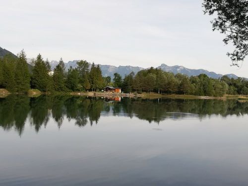 Das Domino lädt zu frühmorgendlichen Pilgerwanderungen ein.  Marie-Luise Decker