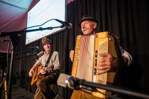 Das Gamsl-Duo sorgte für Stimmung im Festzelt. 