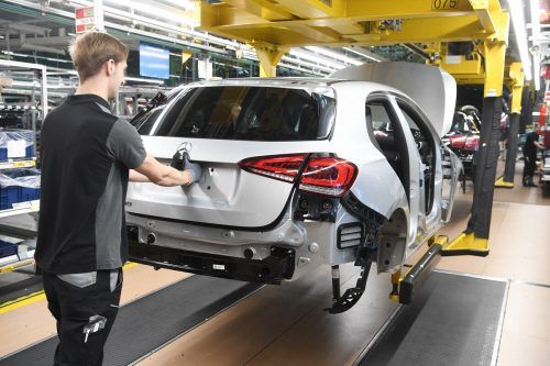 Der Letzte schließt die Heckklappe: Aus für die Mercedes-A-Klasse-Produktion naht. DPA