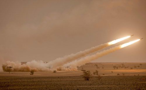 Die Aufnahme von Juni 2021 zeigt eine Übung mit HIMARS in Marokko.  AFP