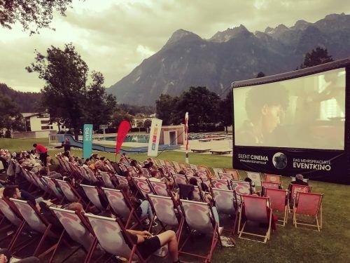 Die Besucher des ersten Silent Cinemas im Val Blu in Bludenz genossen einen schönen Sommerabend mit „The Father“. Stadt bludenz