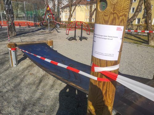 Die erste Welle - im März 2020 waren sogar Spielplätze geschlossen - traf Österreich unvorbereitet, bilanziert der Rechnungshof. APA