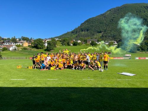 Die Freude in Tisis ist groß. Die 1. Mannschaft spielt ab kommender Saison in der 1. Landesklasse. Auch das 1b schaffte den Aufstieg. Verein