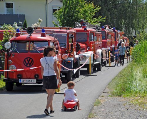 Die Parade der Oldtimer-Einsatzfahrzeuge des Vereins.