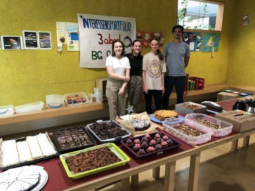 Die Schülerinnen und Schüler der 3abcd präsentierten im BG Gallusstraße ihre erarbeiteten Themen. yas