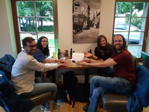 Die strahlenden Gewinner des Klima-Pub-Quiz in Bludenz. Stadt Bludenz