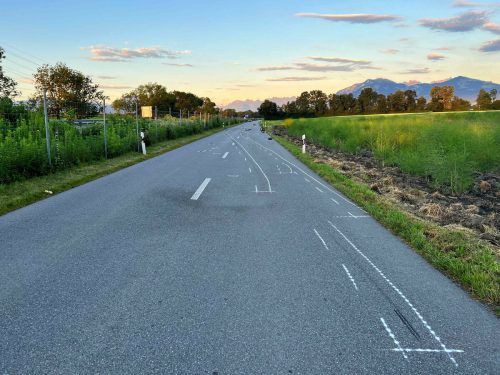 Die Straße war nach dem Unfall rund 4,5 Stunden gesperrt. 