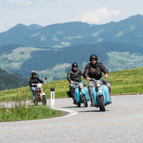 Die Teilnehmer des Vorarlberger Moped Rideerwartet eine abwechslungsreiche Fahrt. VERANSTALTER