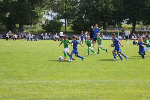 Die U9-Mädels kämpften um jeden Ball.